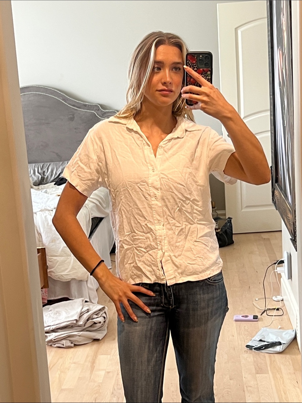 Men’s White Short-Sleeve Button-Up Shirt